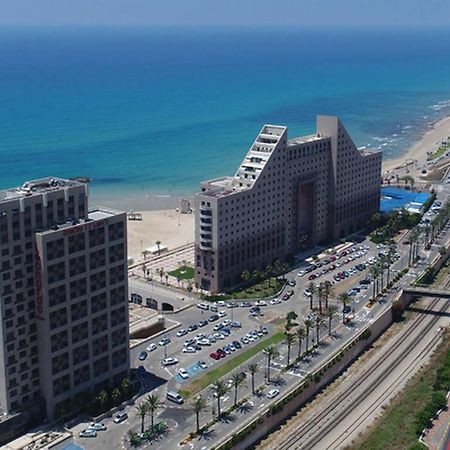 Almog Tower Aparthotel Haifa Bagian luar foto
