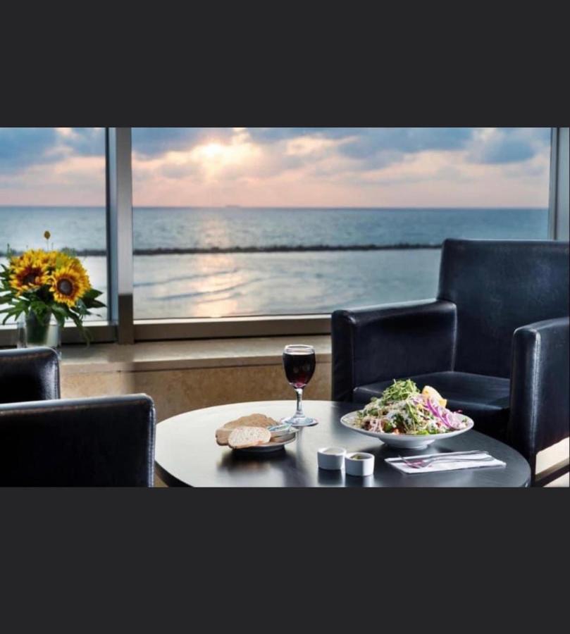 Almog Tower Aparthotel Haifa Bagian luar foto