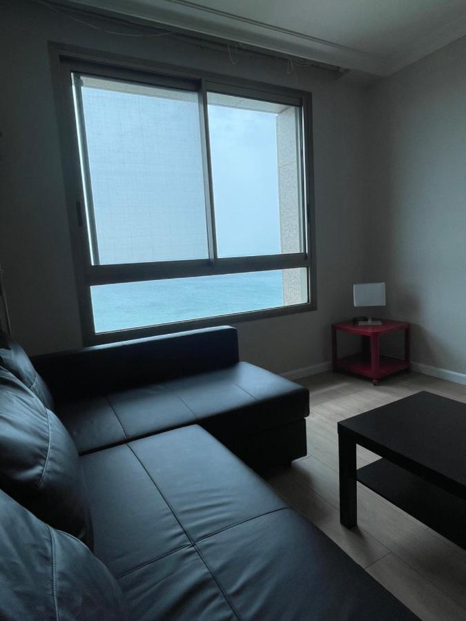Almog Tower Aparthotel Haifa Bagian luar foto