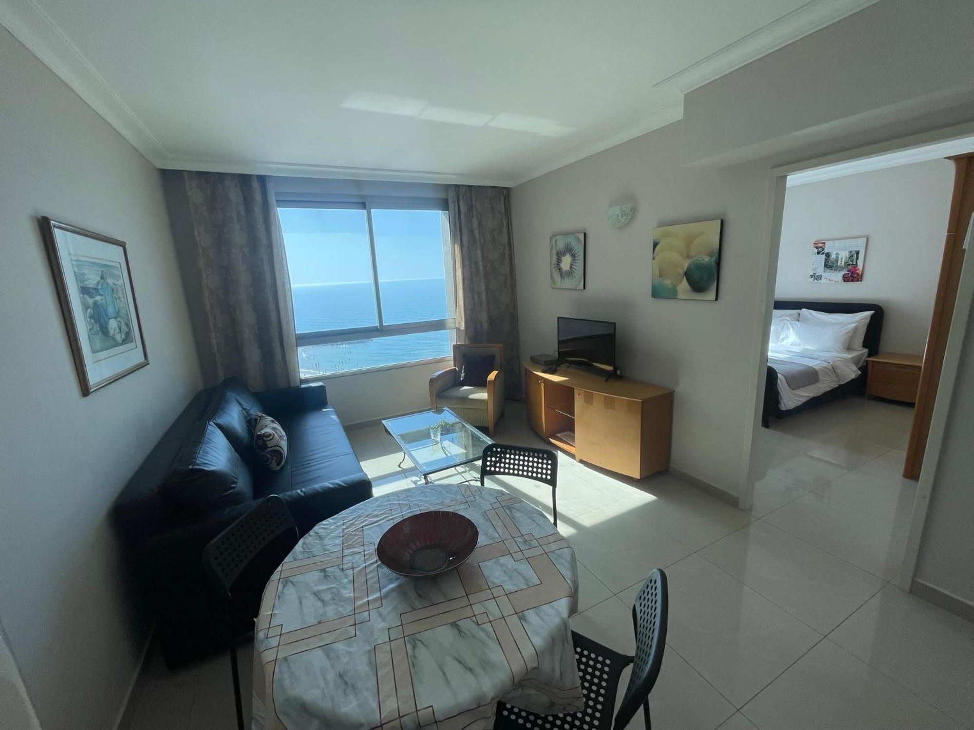 Almog Tower Aparthotel Haifa Bagian luar foto