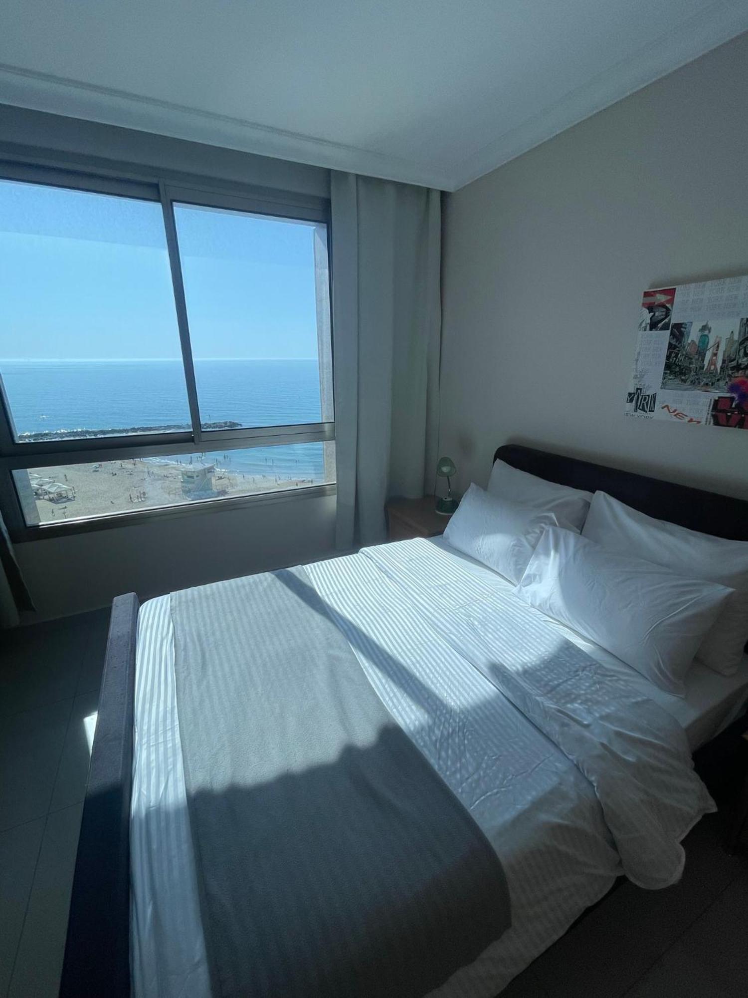 Almog Tower Aparthotel Haifa Bagian luar foto
