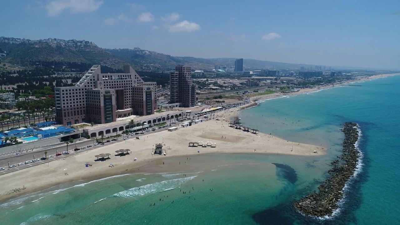 Almog Tower Aparthotel Haifa Bagian luar foto