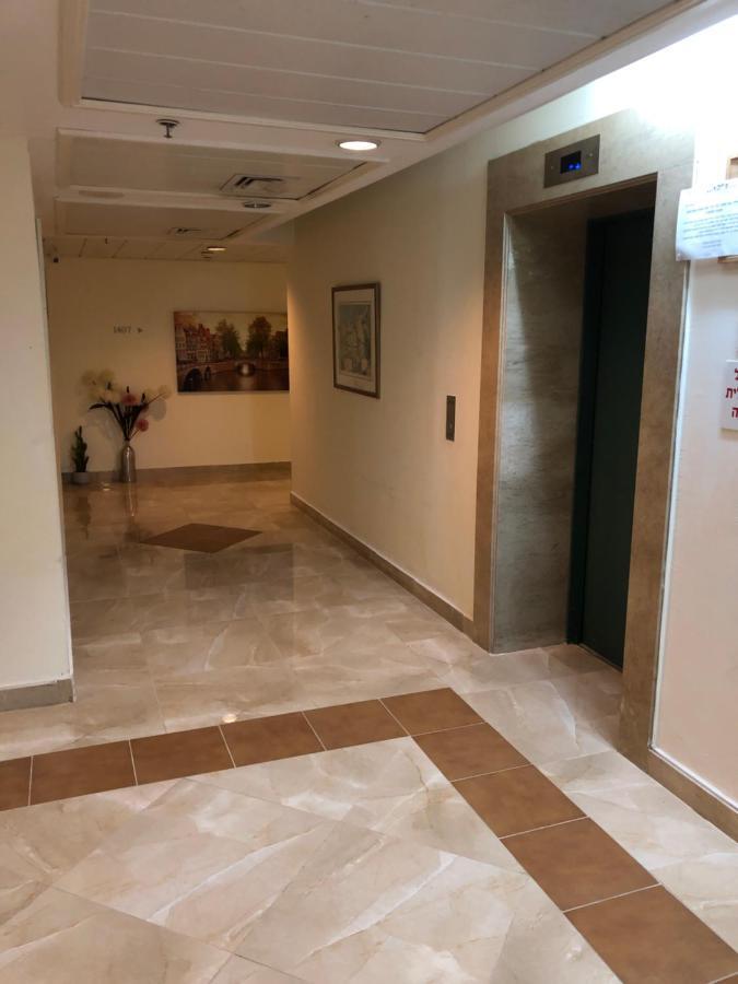 Almog Tower Aparthotel Haifa Bagian luar foto