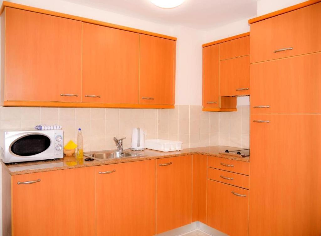 Almog Tower Aparthotel Haifa Bagian luar foto